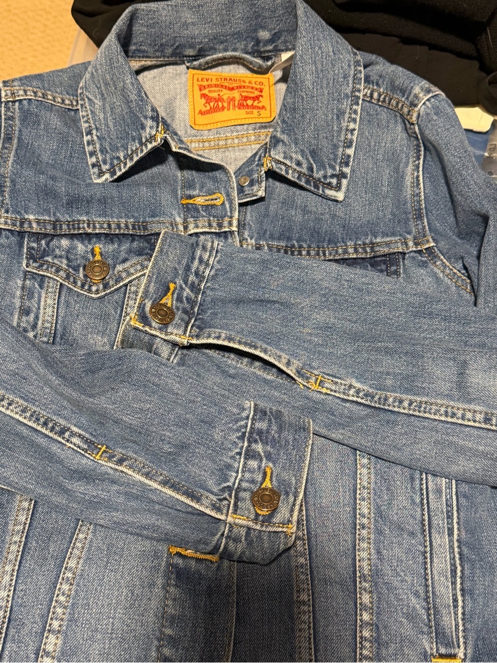 Levi's W Small Short Blue Denim Trucker Style Jean Jacket - Picture 5 of 11